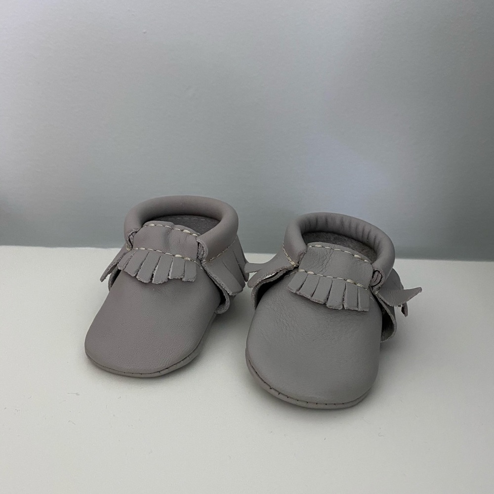 Freshly Picked Moccasins size 0 Newborn Cashmere